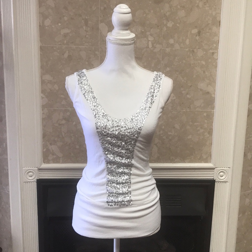 💎 Bebe sleeveless white and silver sequins top